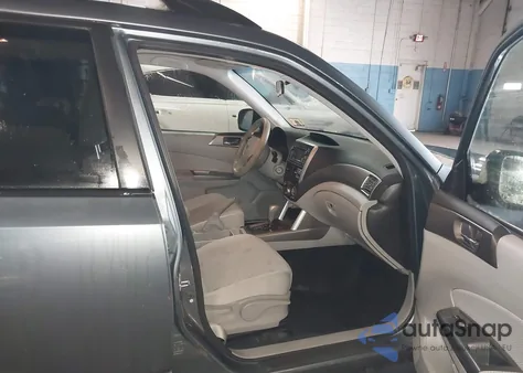 2013 Subaru Forester 2.5X Premium из США, поврежденный, VIN JF2SHADC7DH427521